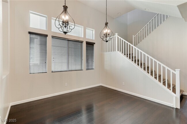 Building Photo - 6632 Ditmars St