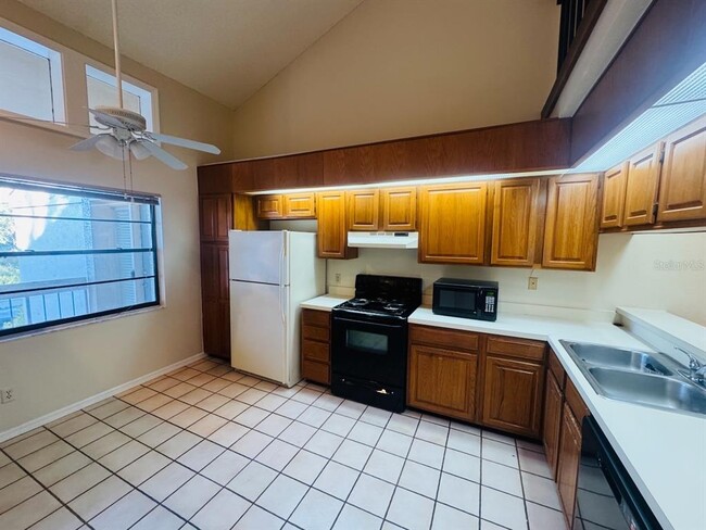 Building Photo - 40 Austin Pl