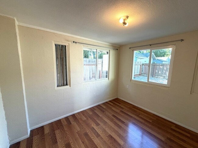 Building Photo - Biker’s Paradise: Cozy 2BR Duplex Steps from UC Davis & Downtown.