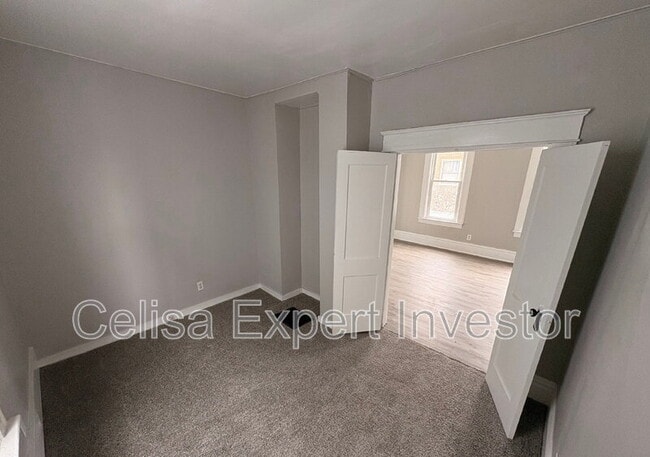 Building Photo - 425 Greenlawn Ave