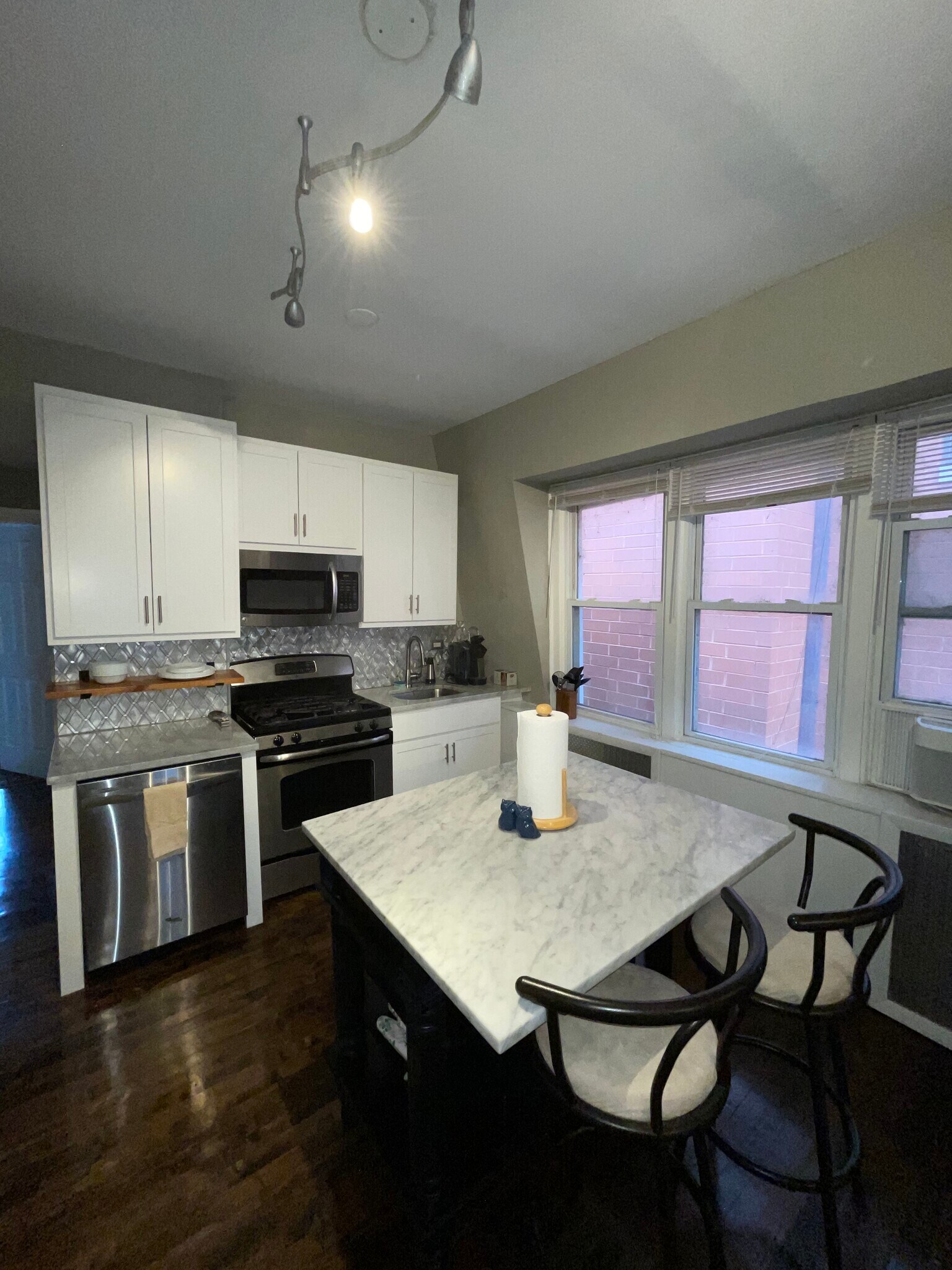 Building Photo - 2509 N Halsted St