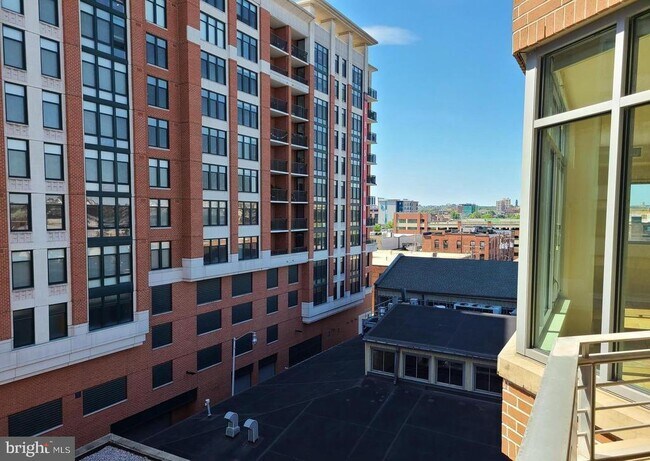 Building Photo - 1400 Lancaster St