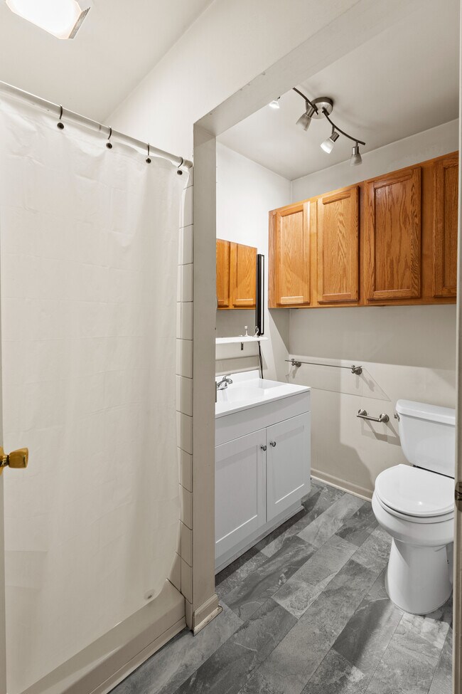 Building Photo - Plymouth