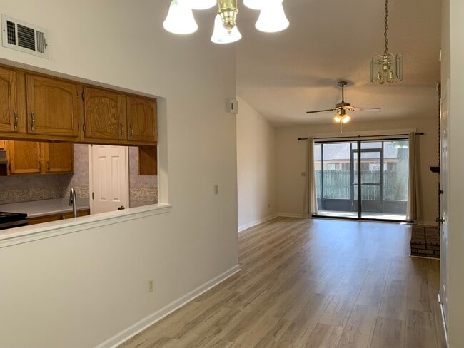 Building Photo - 360 Evergreen Ave