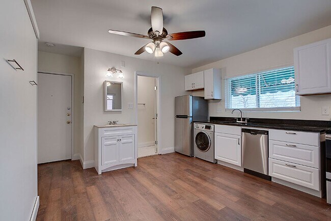 Interior Photo - Park Avenue 215