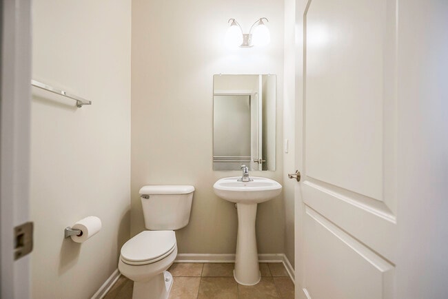 Building Photo - 2962 Hunley Dr