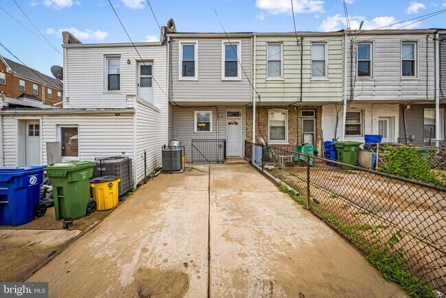 Building Photo - 645 S Lehigh St