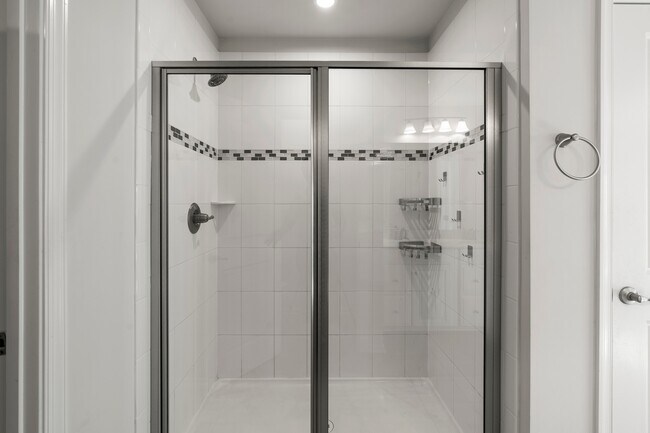 Building Photo - 311 Sunrise Ct