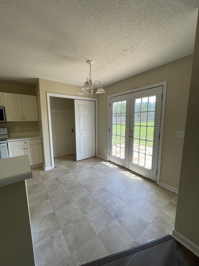 Building Photo - 4921 Martin Farms Rd