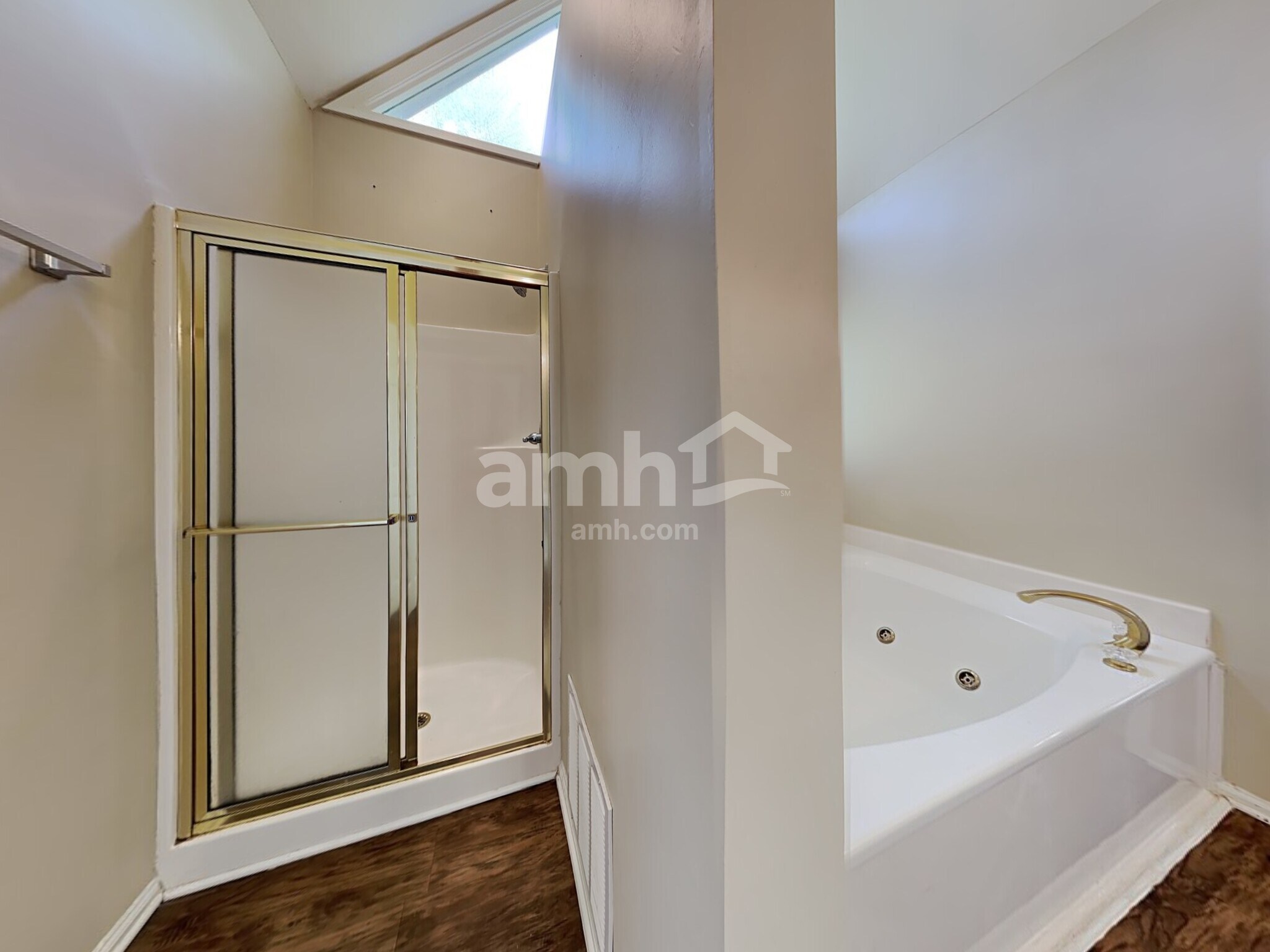 Building Photo - 7270 Wyngate Dr