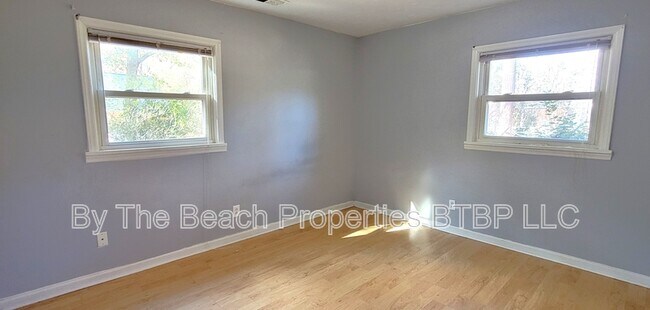 Building Photo - 1702 Wandering Way