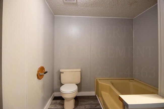 Building Photo - Charming 2 Bedroom, 1 Bath Home for Rent!