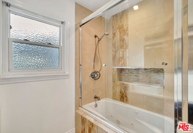Building Photo - 12512 Hatteras St