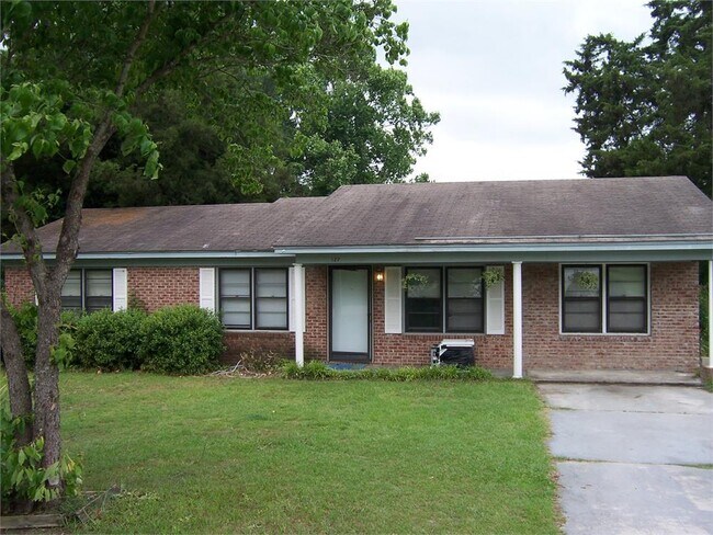 Building Photo - 127 Gentilly Dr
