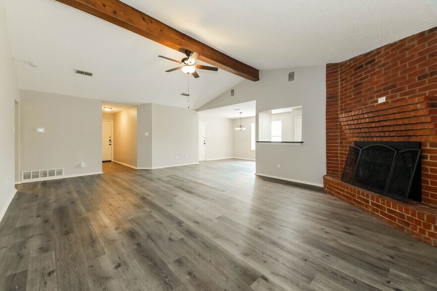 Building Photo - 7618 Creek Wood Dr