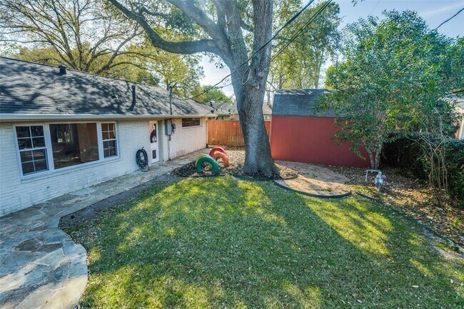Building Photo - 4306 Benning Dr