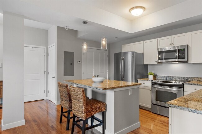 Building Photo - 99 Essex St