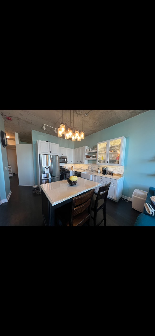 Building Photo - 1464 S MICHIGAN Ave