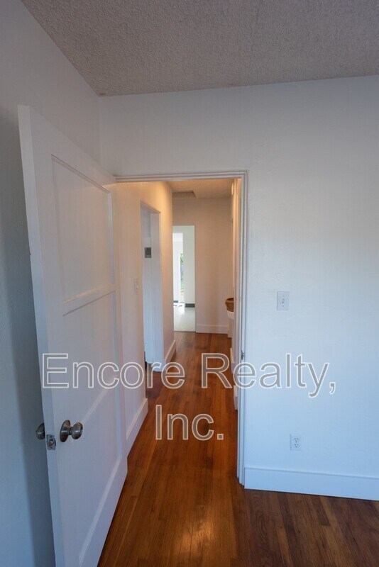 Building Photo - 364 Second Avenue