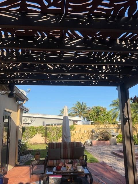 Building Photo - 10720 SW 43rd Ln