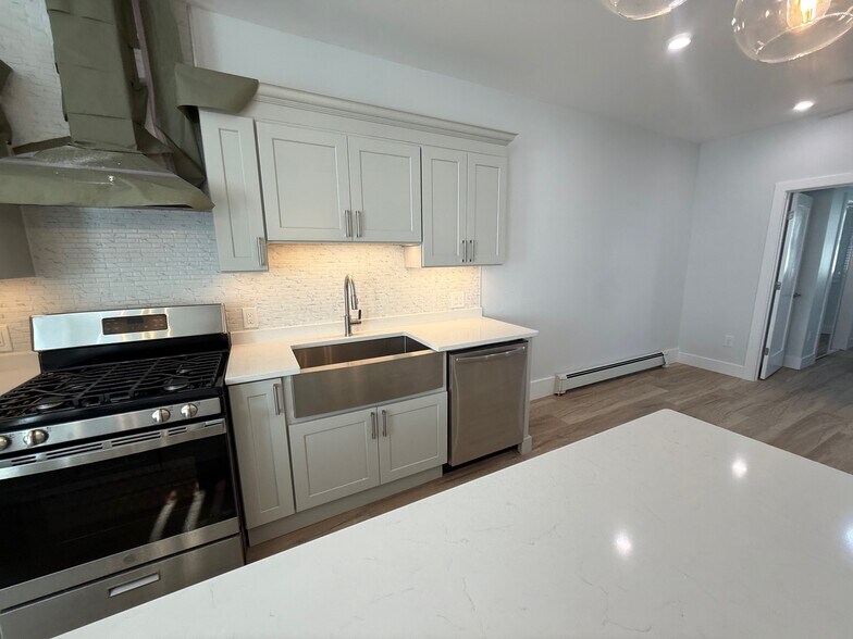 Building Photo - 53 W Eagle St