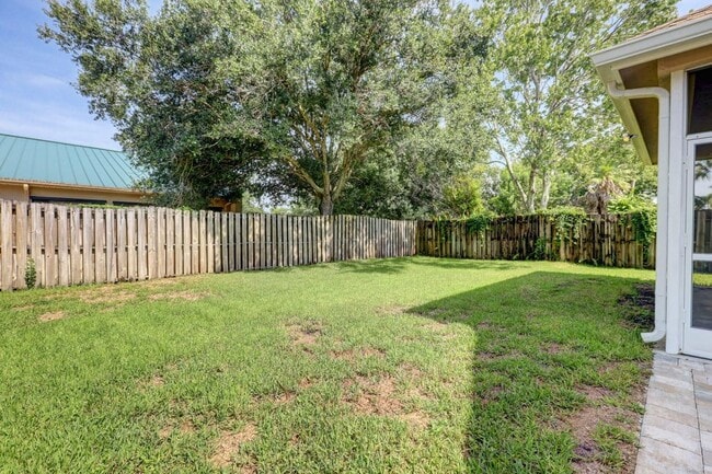 Building Photo - 2951 SW Pond Way