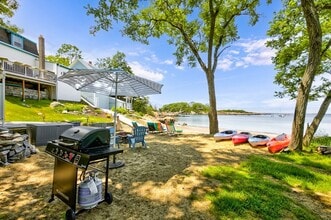 Building Photo - 9 Mechanics Pl