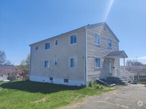 Building Photo - 135 Hillcrest Rd