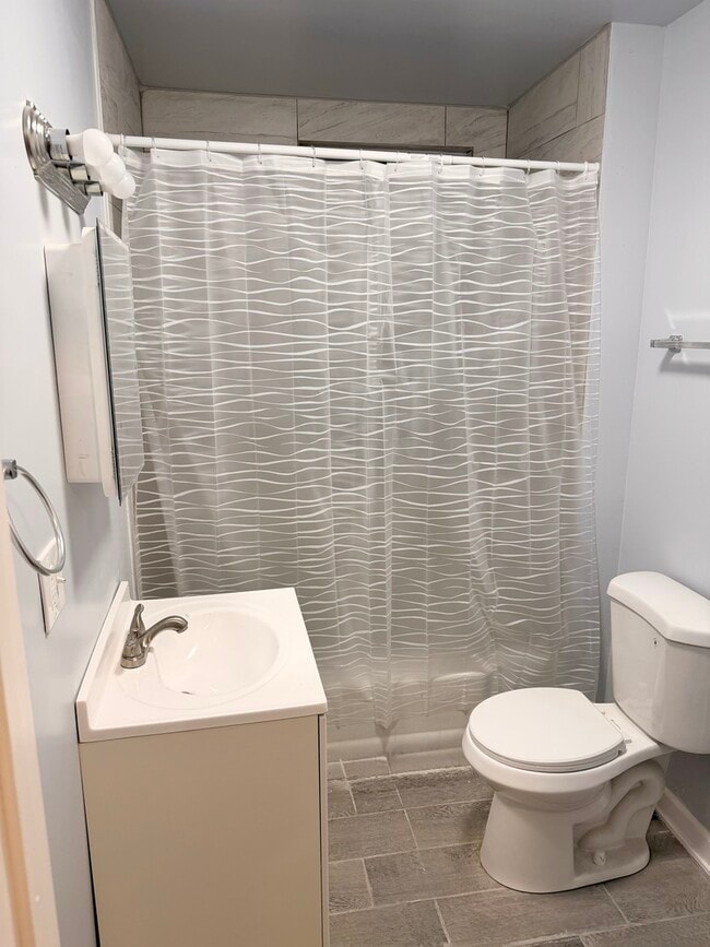 Building Photo - 14305 Irving Ave