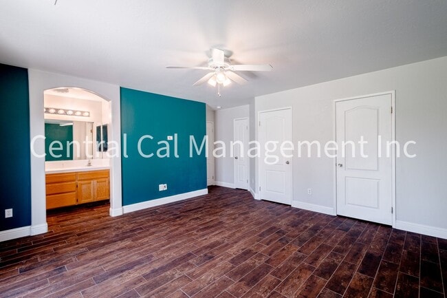 Building Photo - 4 Bedroom/2 Bath Home in the Southwest - $2495 per month!