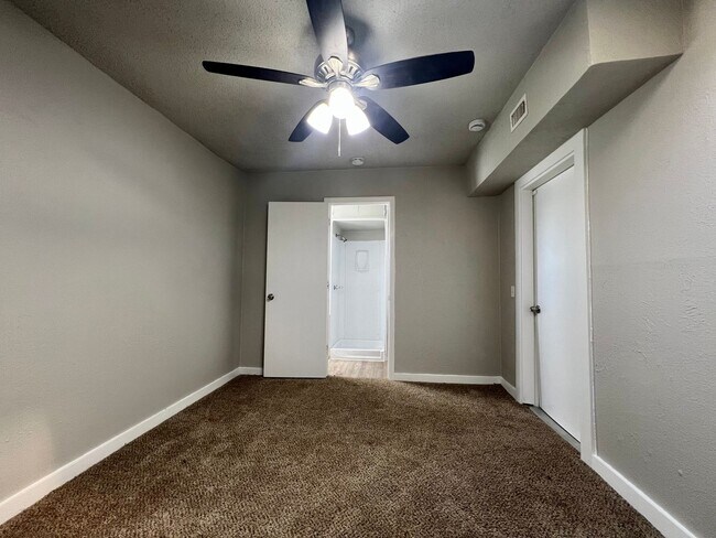 Building Photo - Charming 3 Bedroom Home in Slaton!