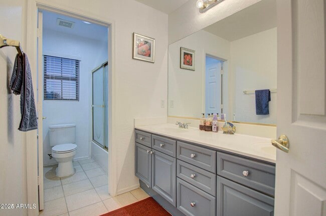 Building Photo - 218 E Sunburst Ln