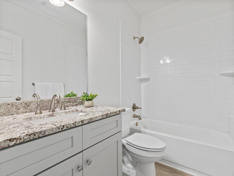 Building Photo - 127 Camp Cir