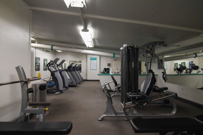 Building Photo - 1BR / 1Bath / 1Pkg - Condo in Kakaako Avai...