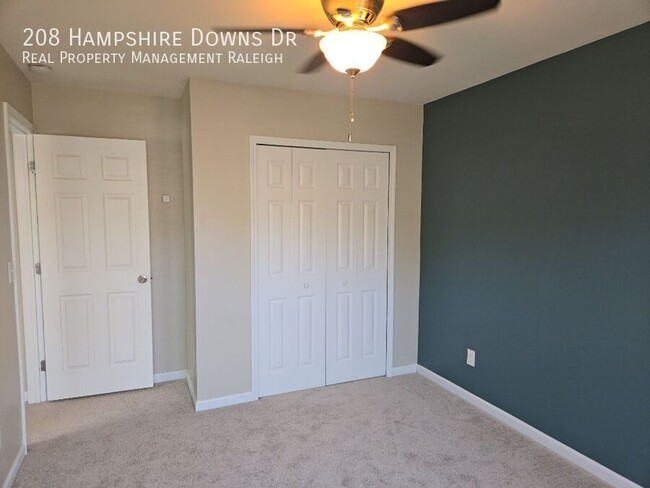 Building Photo - 208 Hampshire Downs Dr