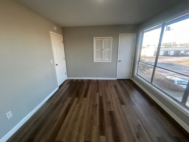 Building Photo - 1017 Leaphart St