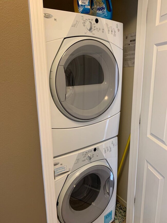 Building Photo - 11351 Discovery View Dr