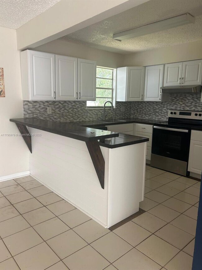 Building Photo - 1399 Cindy Cir NE