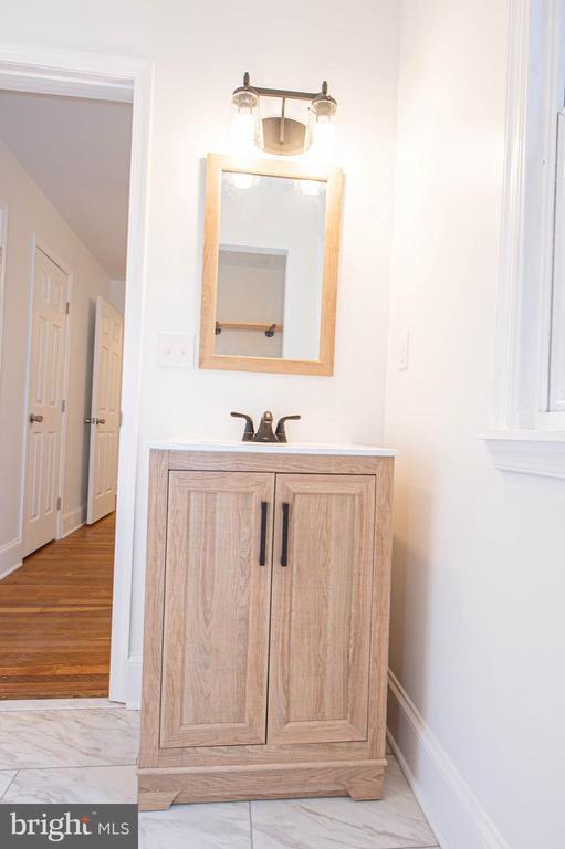 Building Photo - 308 N Division St