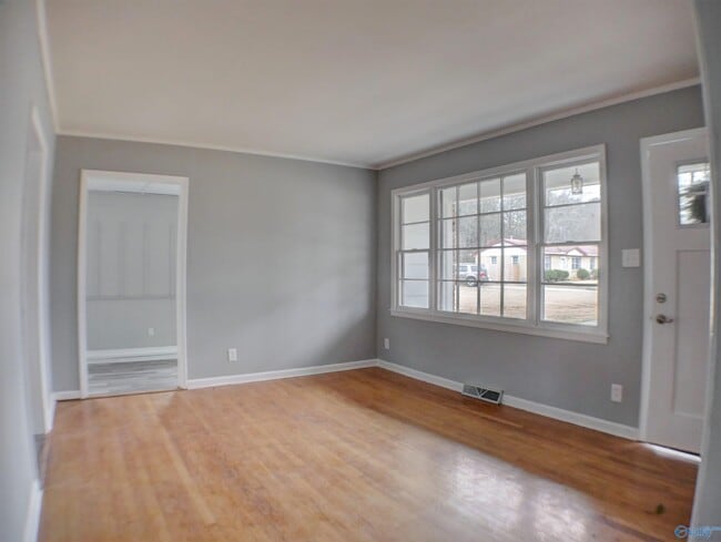 Building Photo - 4213 Eastland Dr NW