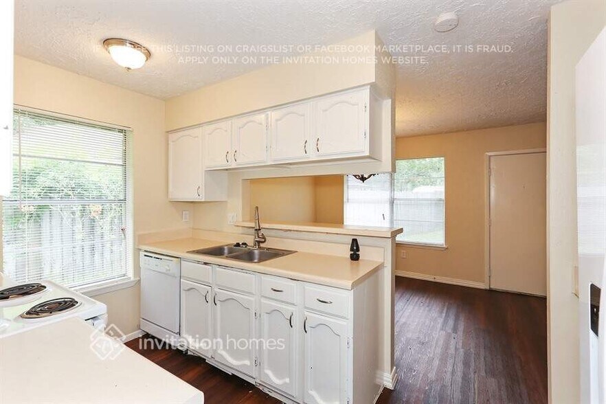 Building Photo - 5826 Walnutgate Dr