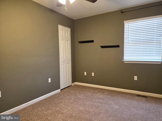 Building Photo - 28 Briar Ln