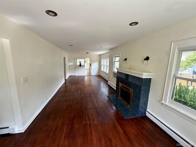 Building Photo - 175 S Brookside Ave