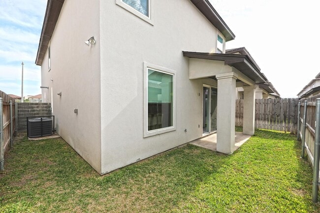 Building Photo - 7964 Elka Lp