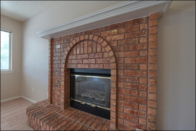 Building Photo - 7456 Luz De Lumbre Ave
