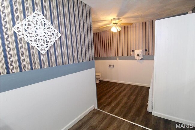 Building Photo - 413 N Center St