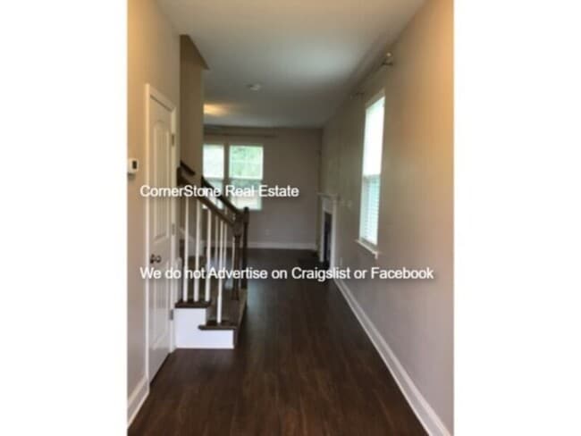 Building Photo - 391 Bison Ln