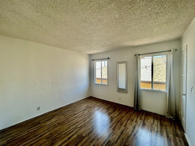 Building Photo - Charming 3 Bed 1 Bath For Rent *$400.00 Of...