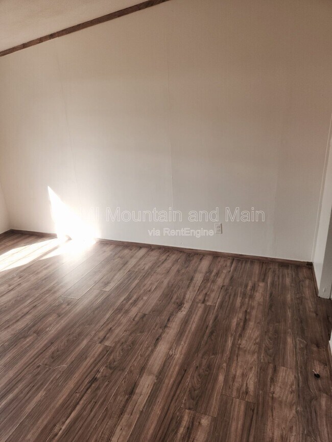 Building Photo - 17 Misty Mountain Way