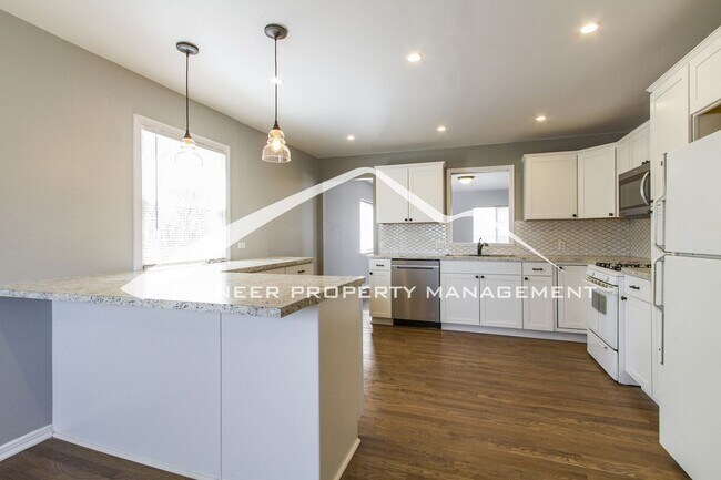 Building Photo - 41 S Osceola St